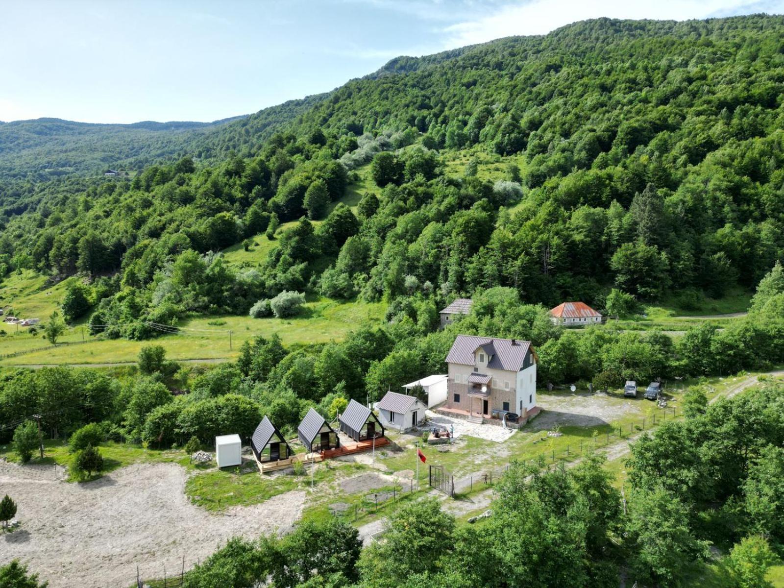 Vita Guesthouse Bajram Curri Eksteriør billede